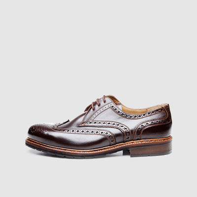 Chaussures pour hommes style brogues avec décoration perforée