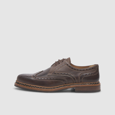 Chaussures pour hommes style brogues avec décoration perforée