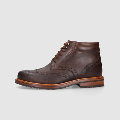 Chaussures pour hommes style brogues avec décoration perforée
