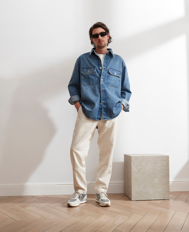 Travis R2 - Gris