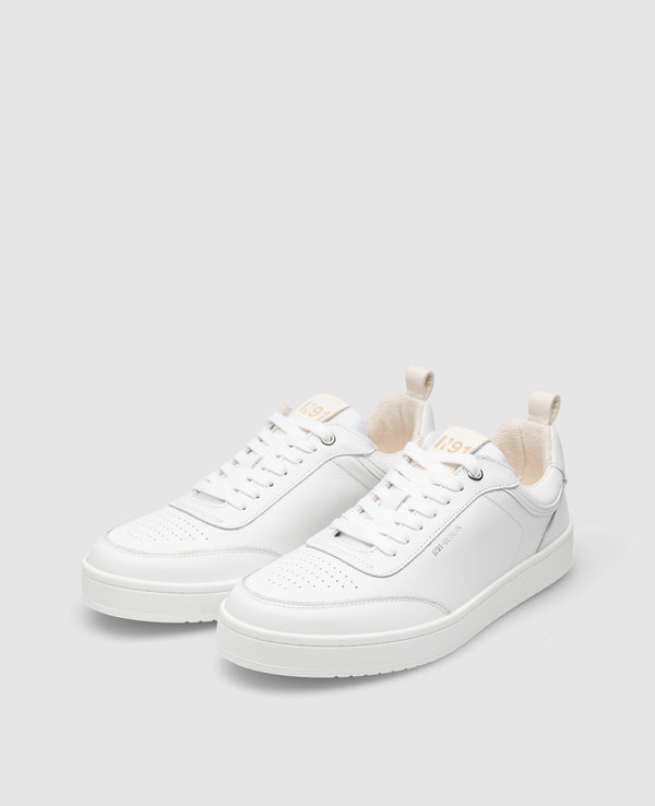 Tribunal W AB - Blanc